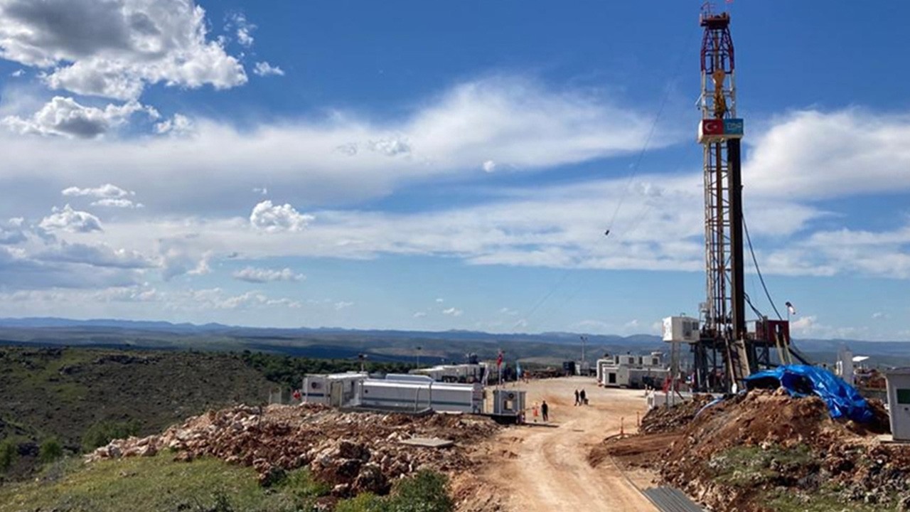 Yeni petrol ve doğal gaz müjdeleri yolda!
