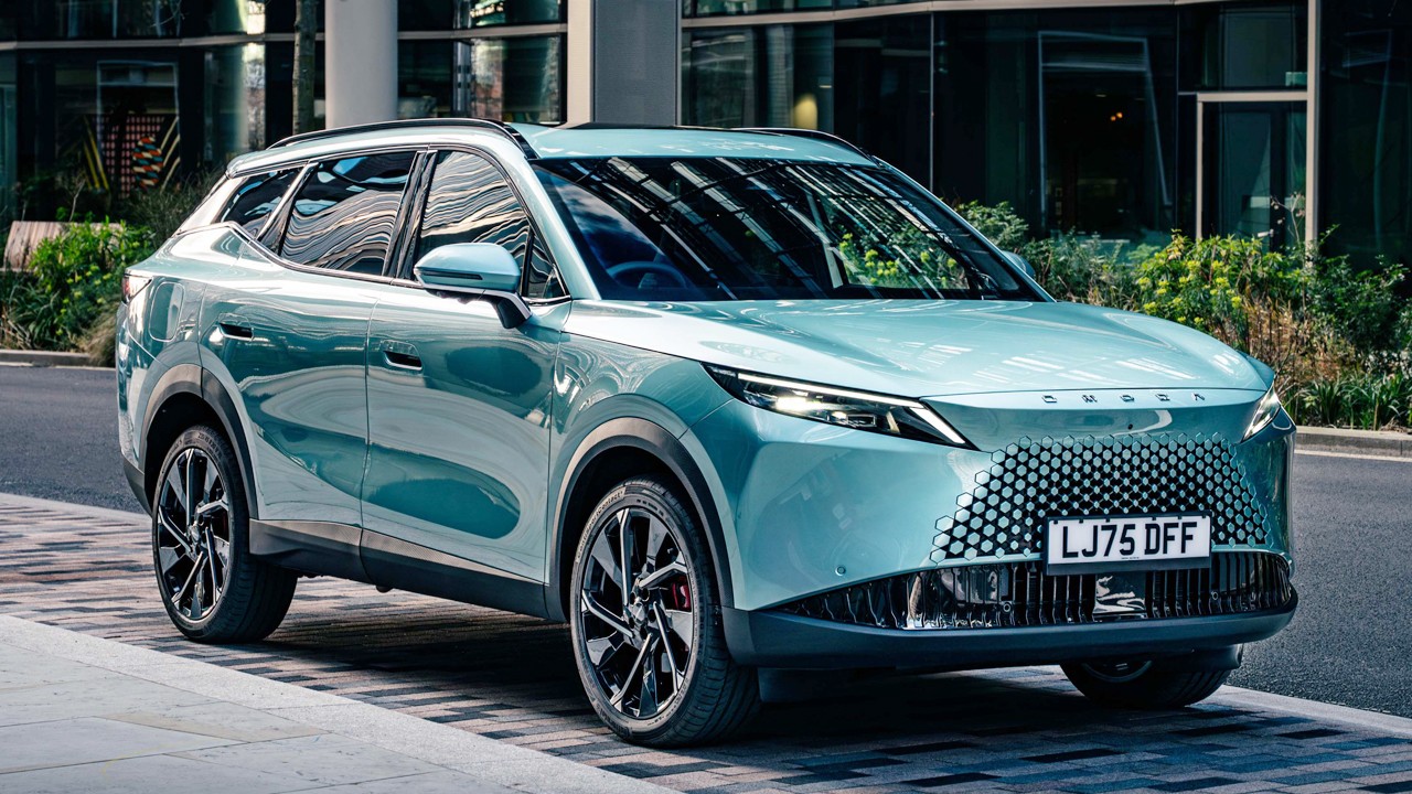 Yeni SUV OMODA 7, moda ve şehir kültürünü birleştirdi!