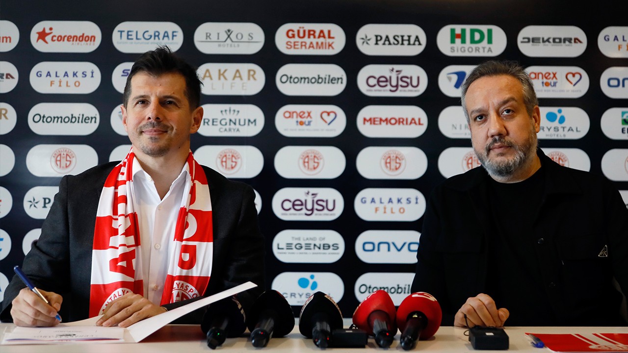 Yeni takımı ile sözleşme imzaladı! Emre Belözoğlu Süper Lig'de