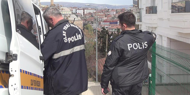 Yeni taşındığı evin camlarını silerken düşerek hayatını kaybetti