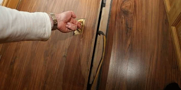 Yeni tuttuğu dairede bakın neler oldu! Her şey o kapağı açmasıyla başladı