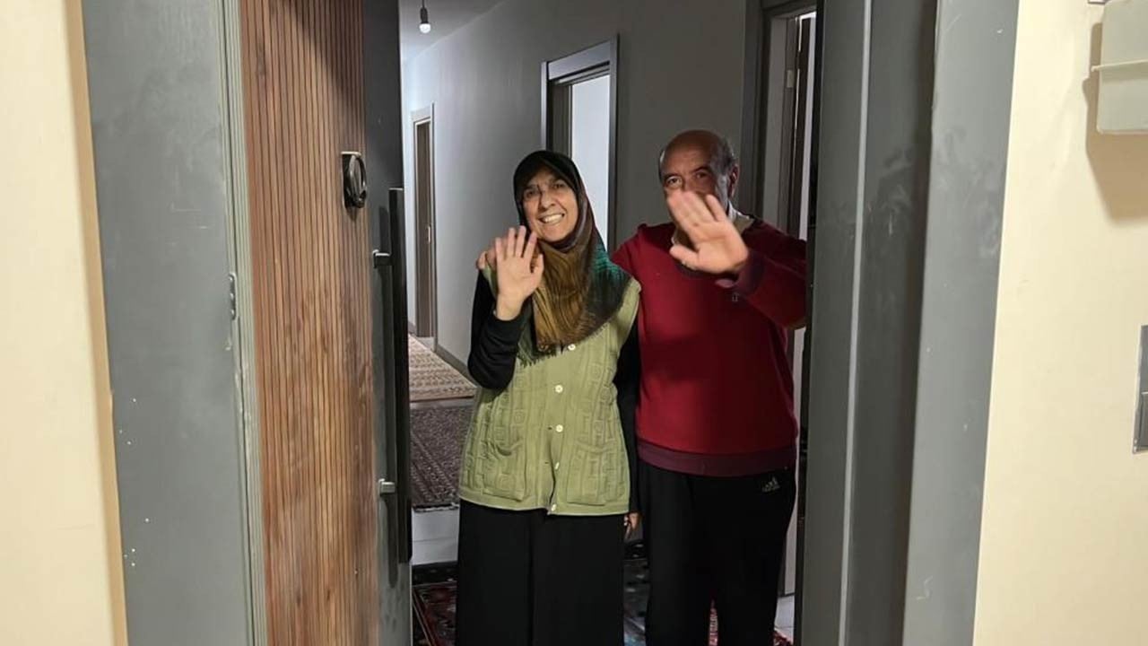 Yeni yıla evlerinde giren depremzedeler Erdoğan ve Kurum'a duacı