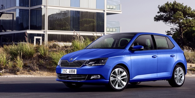 Yeni yıldızlarıyla fuarı parlatıyor