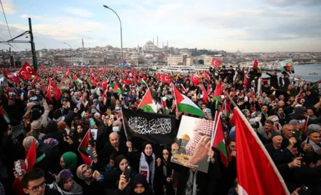 Yeni yılın ilk sabahında İsrail’e Galata tokadı! Yüzbinler Gazze için kıyamda