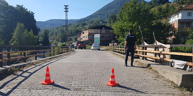 O ilçenin en büyük köyü karantina altına alındı