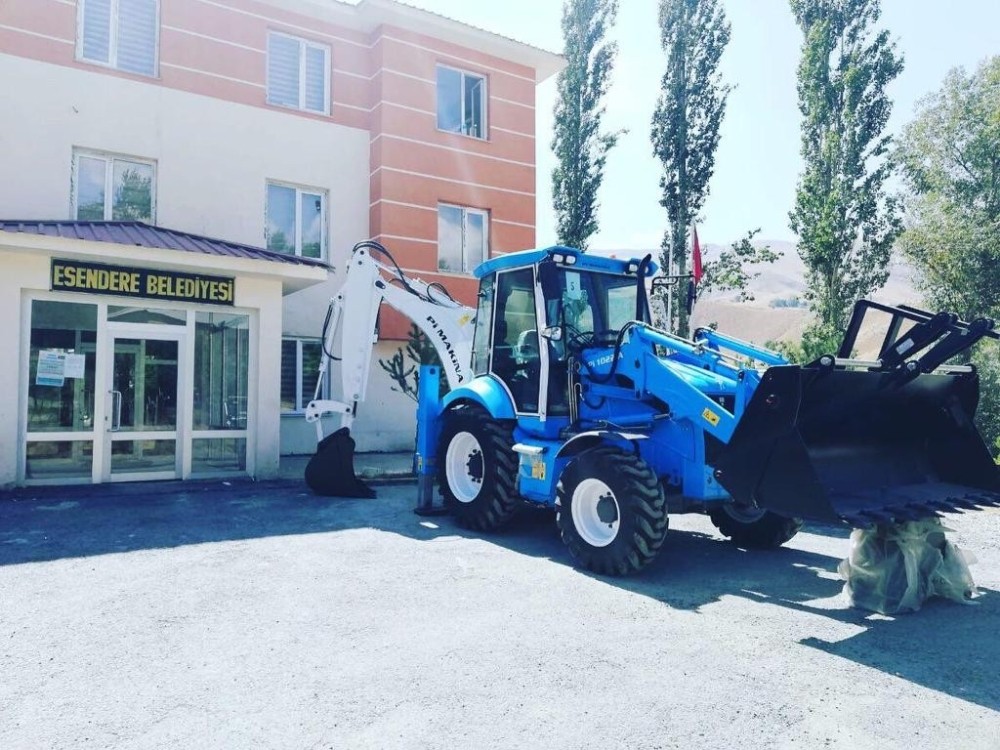 (Yeniden) Bakanlıktan Esendere Belediyesine 1 adet iş makinesi hibe edildi 