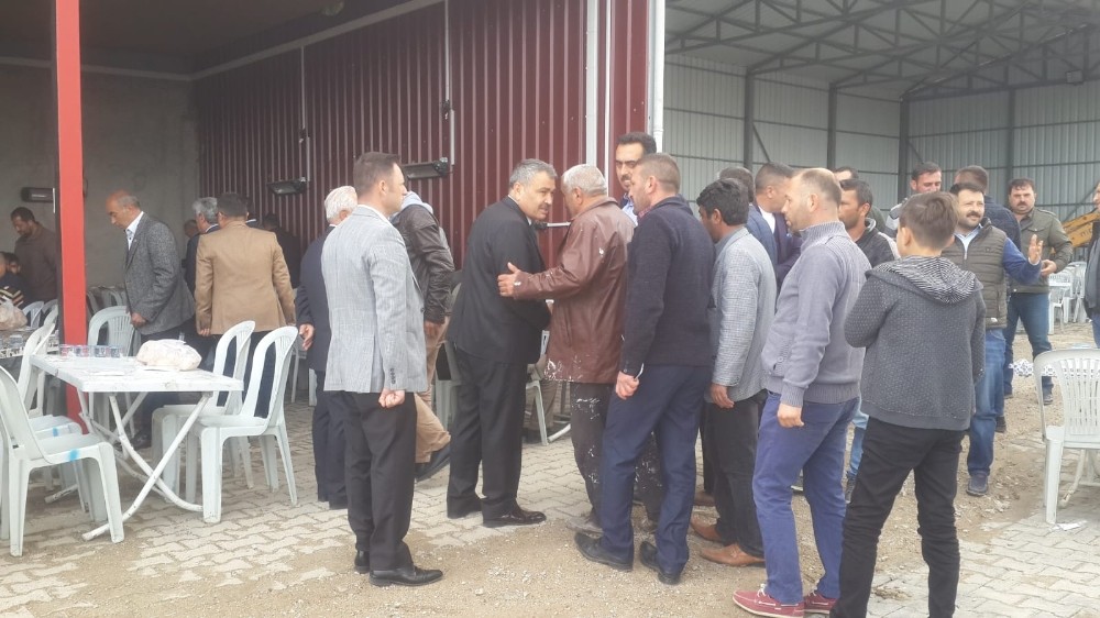 Yeniden başkan seçilen Dedelioğlu kurban kesti 