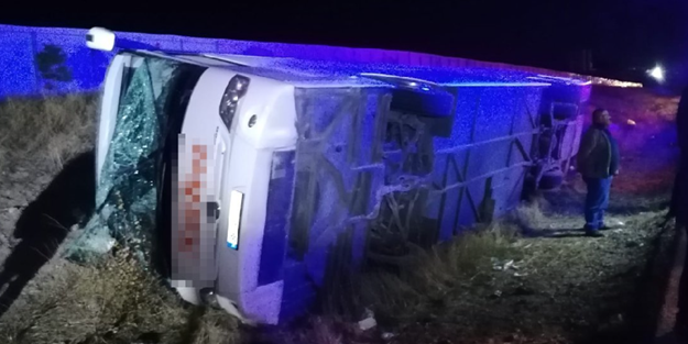 Yeniden Refah Partisi'ni üzen kaza! Partilileri taşıyan otobüs şarampole yuvarlandı