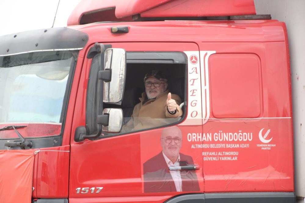 Yeniden Refah’ın başkan adayından herkesi şaşırtan karar! Sen ne yaptın böyle Orhan Bey