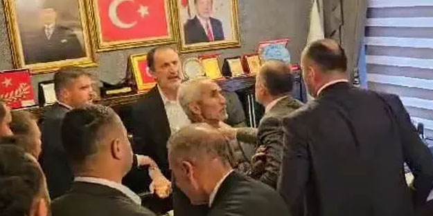 Yeniden Refahlı başkan milletvekiline küfretti! Devir teslimde ortalık gerildi