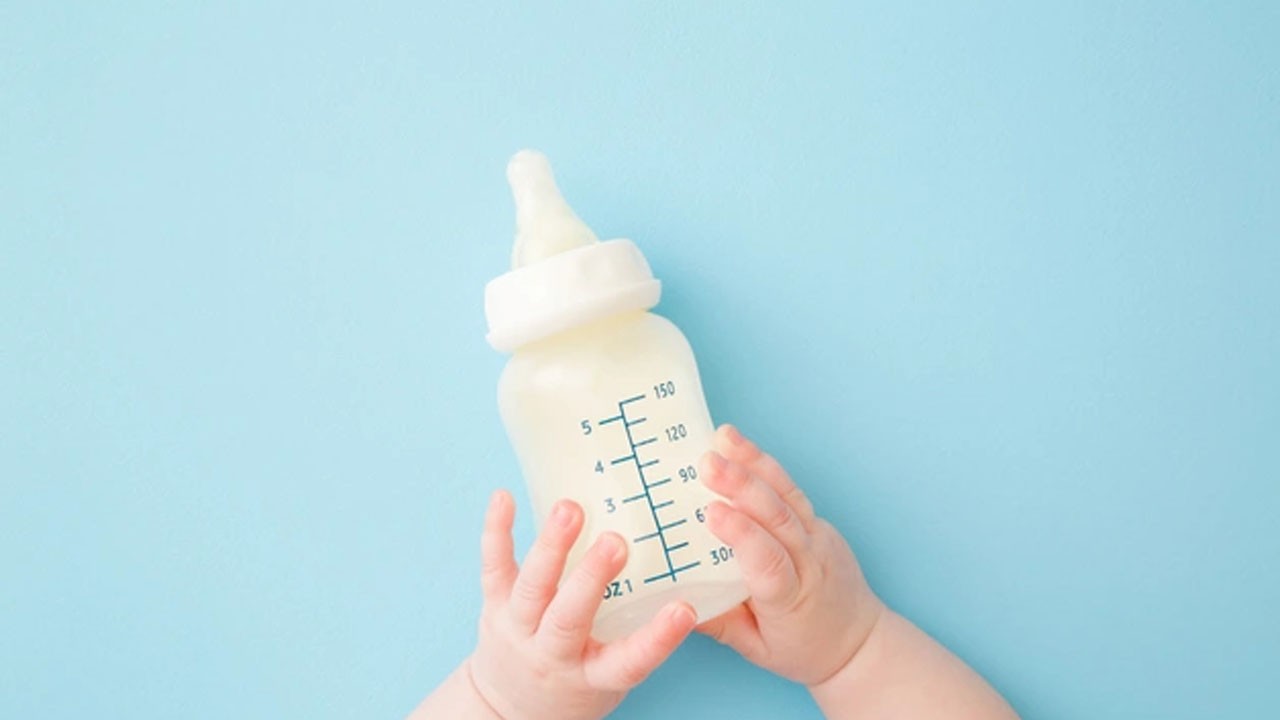  Yenidoğan bebek bakımında neye dikkat edilmelidir? Uzman: fizyolojik soruna sebep oluyor