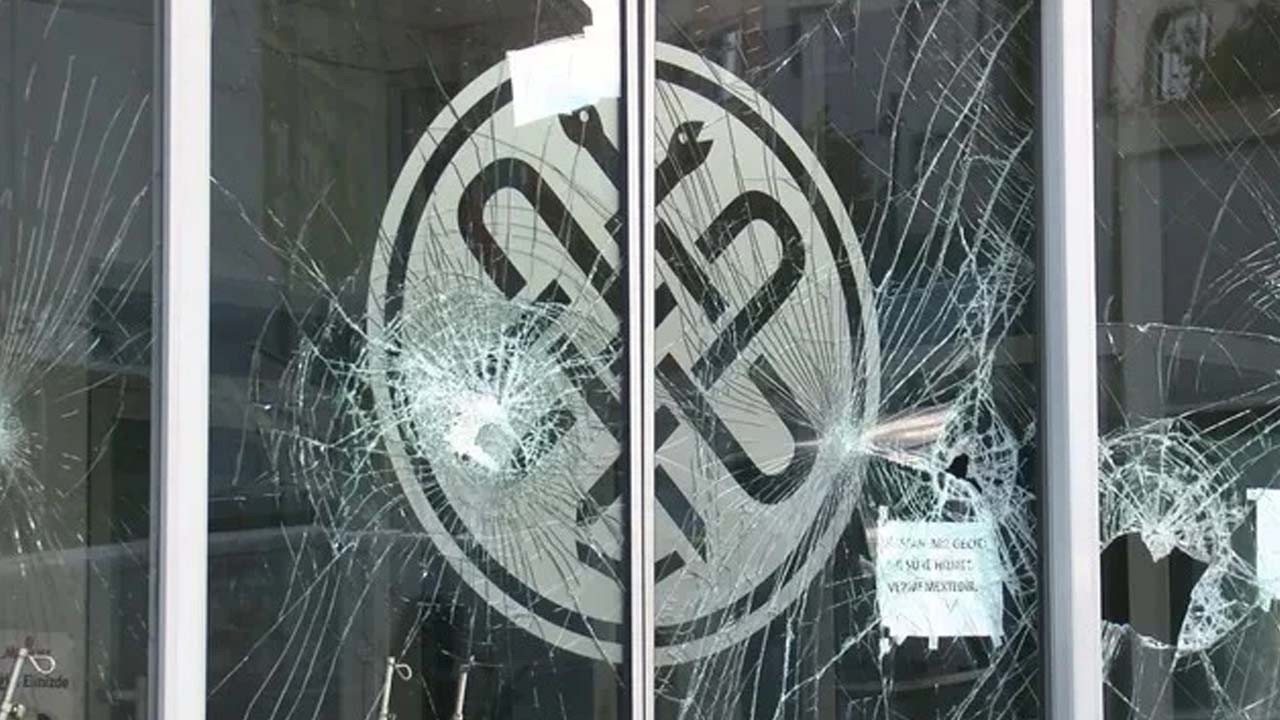 Yenidoğan Çetesi’nin hastanesinde eylem: İşimizi geri istiyoruz!