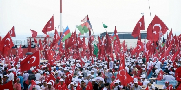 Yenikapı tıklım tıklım! CHP yürüyüşü iptal etti