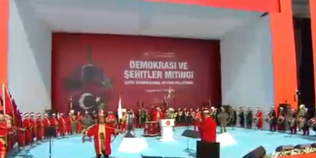 Yenikapı mitinginde mehteran şov