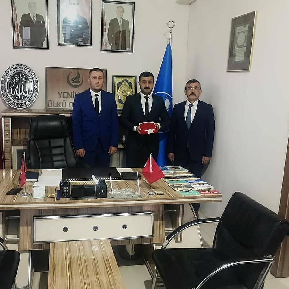 Yenikent Ülkü Ocaklarında bayrak değişimi 