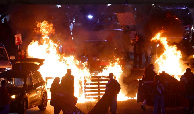 Yenileceksin Netanyahu! Tel Aviv sokakları ateşe verildi