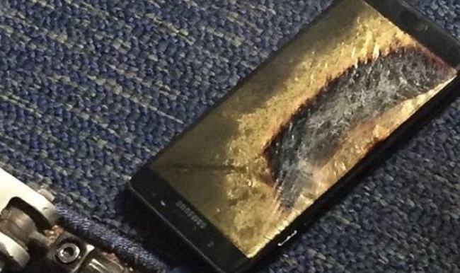 Yenilenmiş Galaxy Note 7 uçakta alev aldı