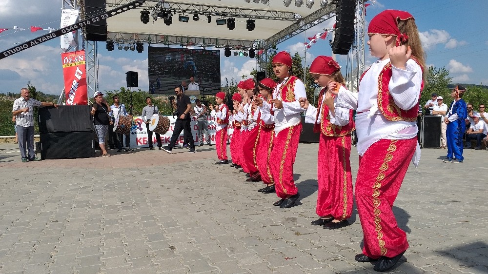 Yenimuhacir Keşkek Şenliği’nde 5 ton keşkek dağıtıldı 