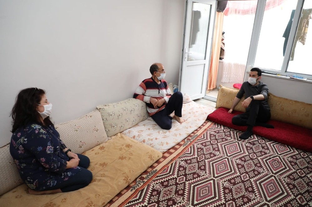 Yenişehir Kaymakamı Beşikci’den mültecilere ziyaret 