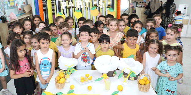 Yenişehir'de miniklerin ellerinden limonata etkinliği düzenlendi