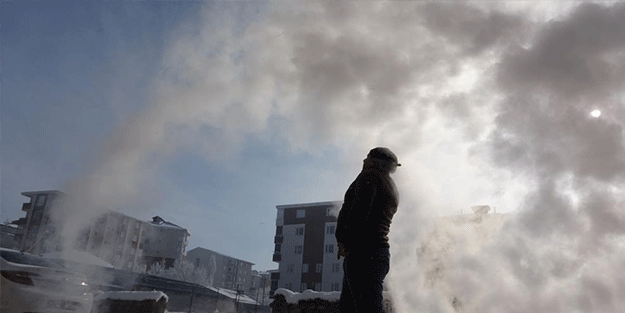 Yer: Ardahan... Sıcak su böyle dondu