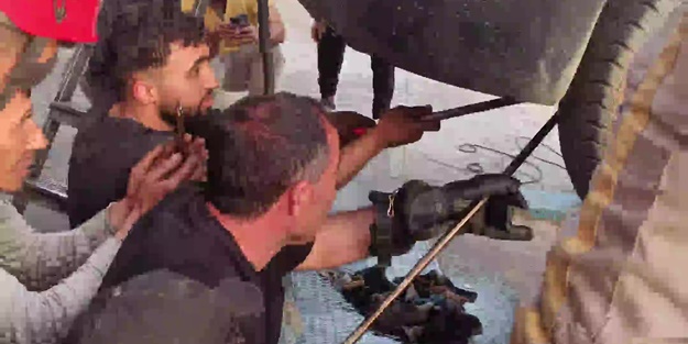 Yer: Konya! Arabanın kaputundan çıktı