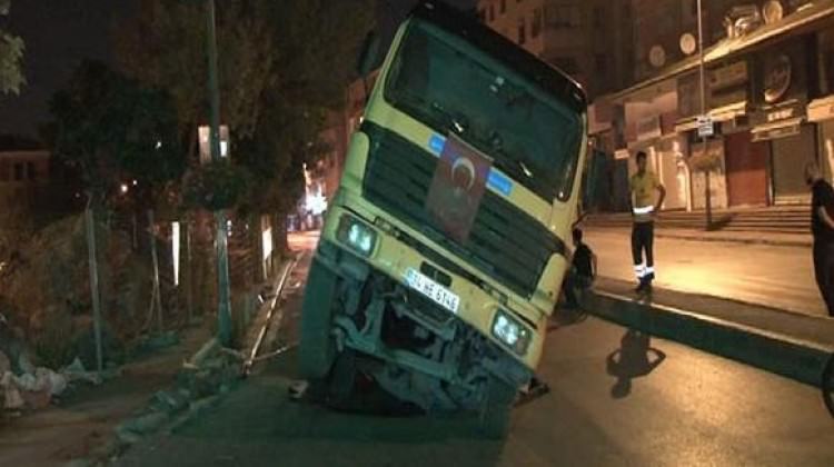 Yer: Maltepe... Bir anda yola gömüldü!