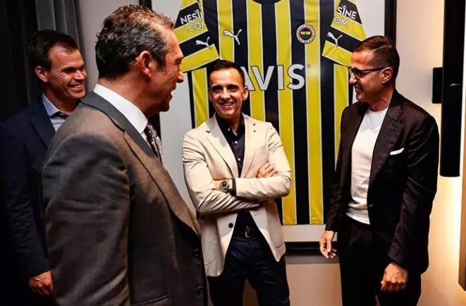 Yer yerinden oynayacak! Fenerbahçe dünyaca ünlü teknik adamla görüşüyor