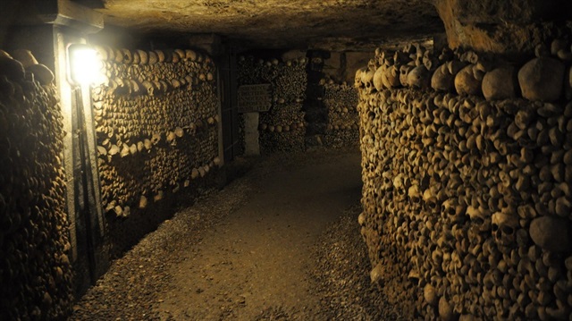 Yeraltı mezarlarında 3 kişi kayboldu