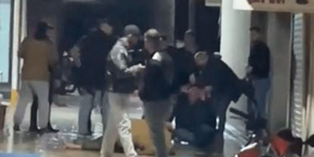 Yerdeyken tekmeleyip kemerle dövdüler!