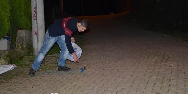 Yere çöp atarken artık toplar oldu