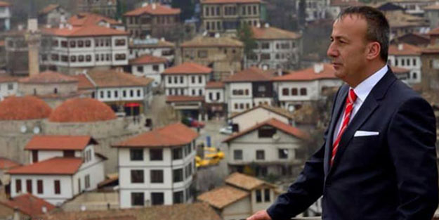 Yerel seçim öncesi İYİ Parti'ye soğuk duş! Belediye Başkan adayı çekildi