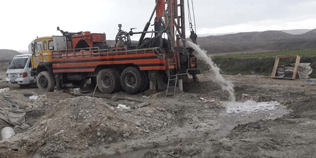 Yerin altından fışkırmasına artık ramak kaldı! Belediye başkanı 'Hayırlı olsun' diyerek duyurdu