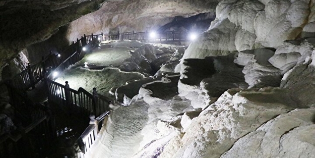 Yerin tam 190 metre altında… Hindistan'dan Türkiye'ye saklı cenneti görmek için geliyorlar