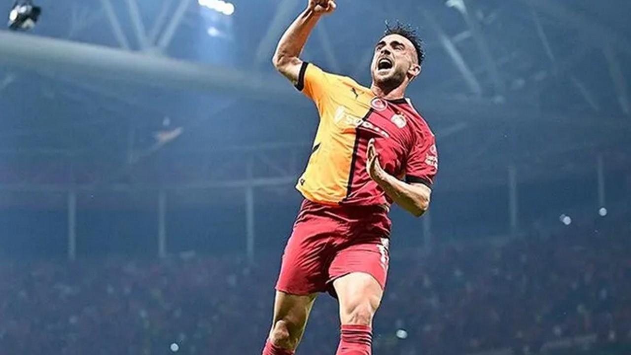 Yerlerde sürünen perfonması yüzünden gönderilmek isteniyordu ya şimdi! Yunus Akgün zam aldıkça fakirleşti