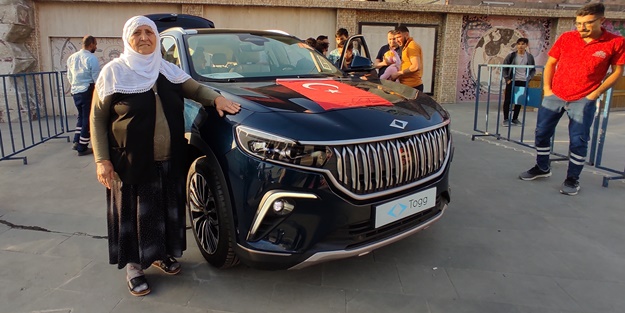 Yerli otomobil Togg Erzin'de sergilendi