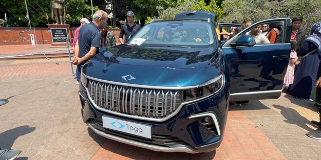 Yerli otomobil TOGG Hatay'da sergilendi