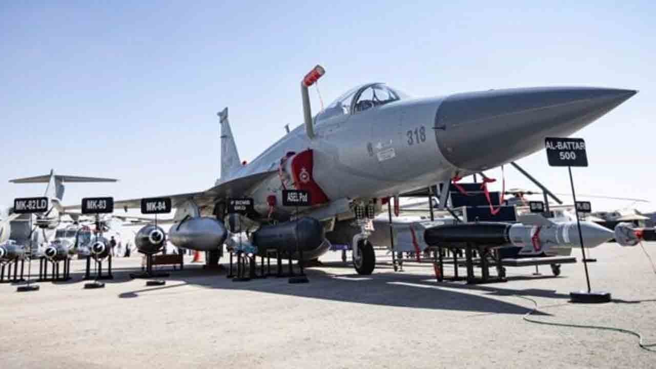 Yerli telsiz küresel sahnede: JF-17’ye entegre edildi