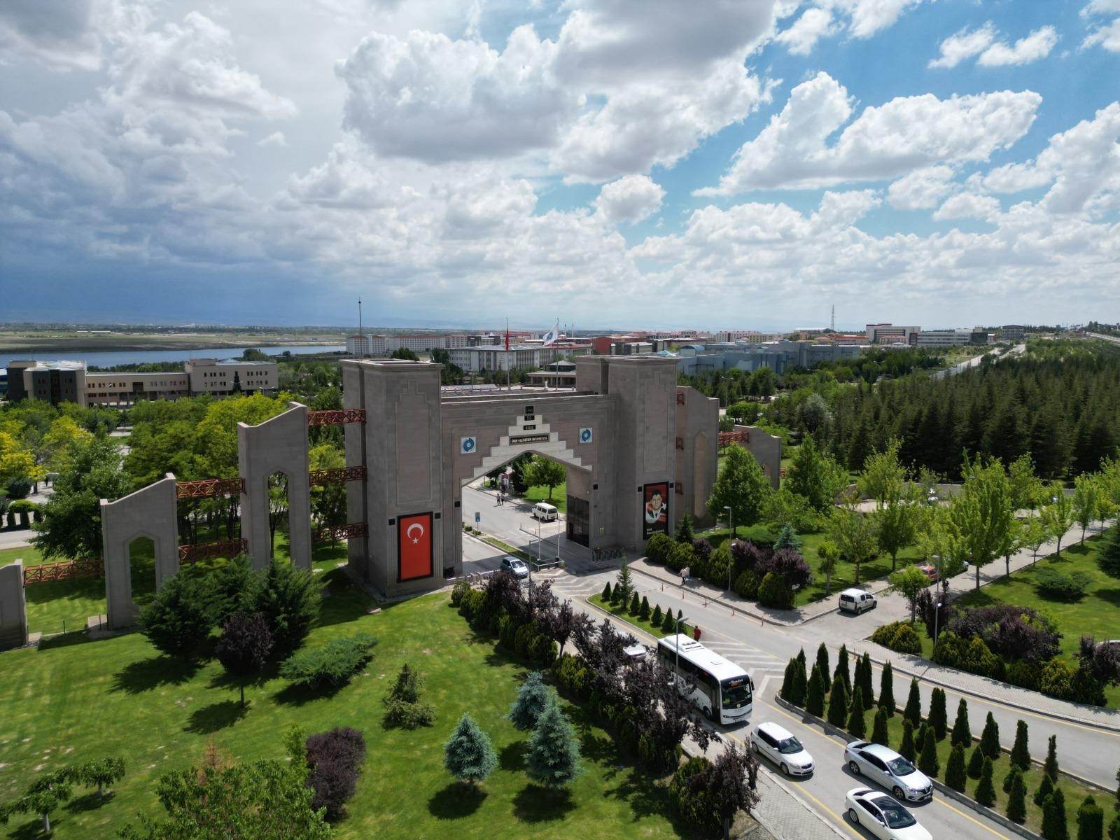 “Yerli ve Milli Geleceğin Adresi: Niğde Ömer Halisdemir Üniversitesi”