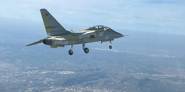 Yerli ve milli imkanlarla geliştirildi! Hürjet ilk uçuşunu gerçekleştirdi