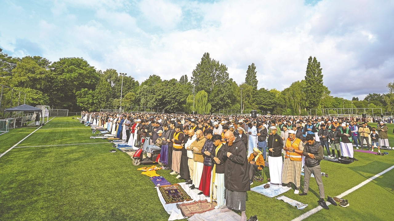 Yeryüzü mescid oldu