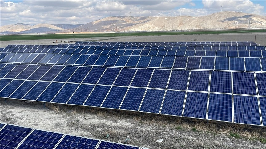 Yeşil enerjide maliyet sistematik olarak düşüyor