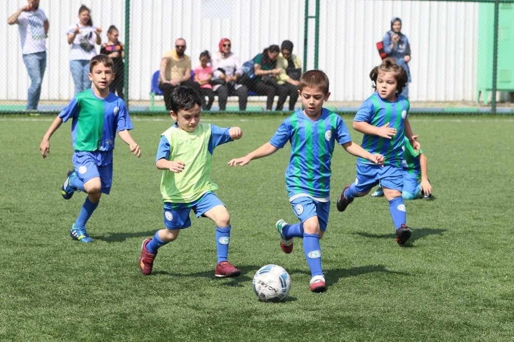 Yeşil Mavili minikler sahaya çıktı 