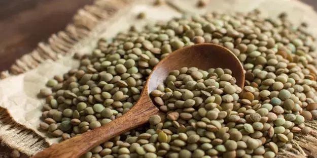 Yeşil mercimeği kaynattığınız suyu dökmeyin! Dertleri bitirdi: Bakın faydası neymiş... İlk kez duyacaksınız