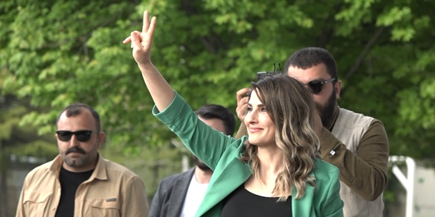 Yeşil Sol Parti mitinginde Selahattin Demirtaş'ın ses kaydı dinletildi! Kılıçdaroğlu’na oy istedi