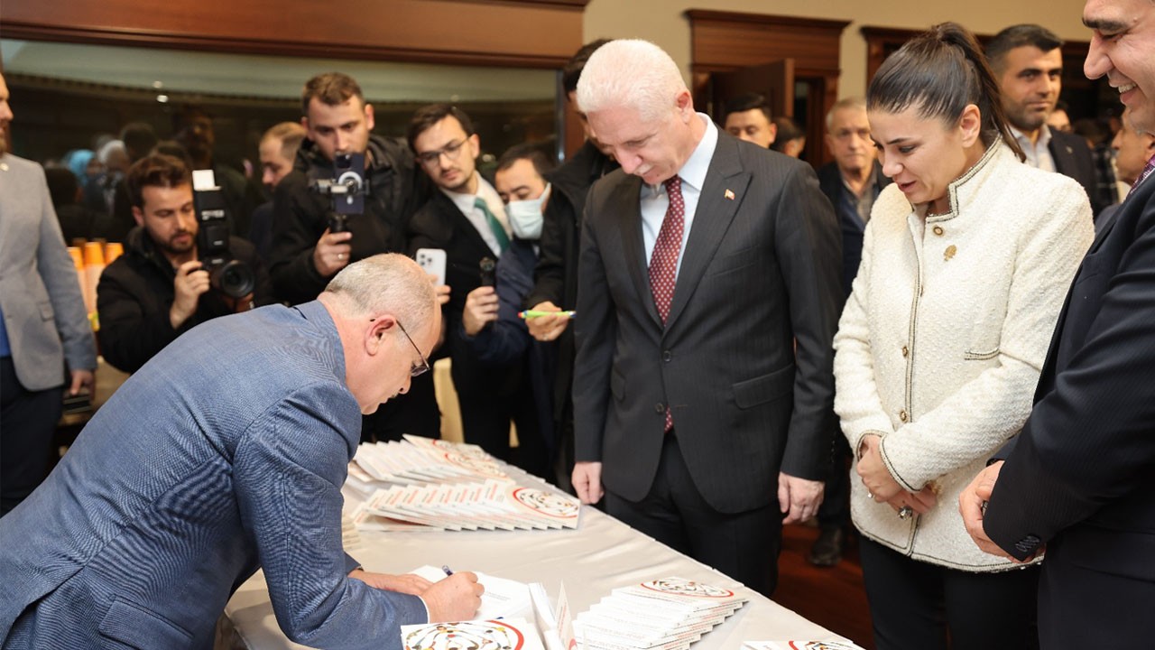 Yeşilay, bağımlılıkla mücadelede uygulamadan teoriye katkılar sunan “Kamu Politikası Olarak Bağımlılıkla Mücadele” kitabını tanıttı