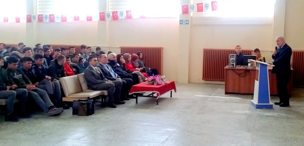 Yeşilay’dan bağımlılık konulu seminer 