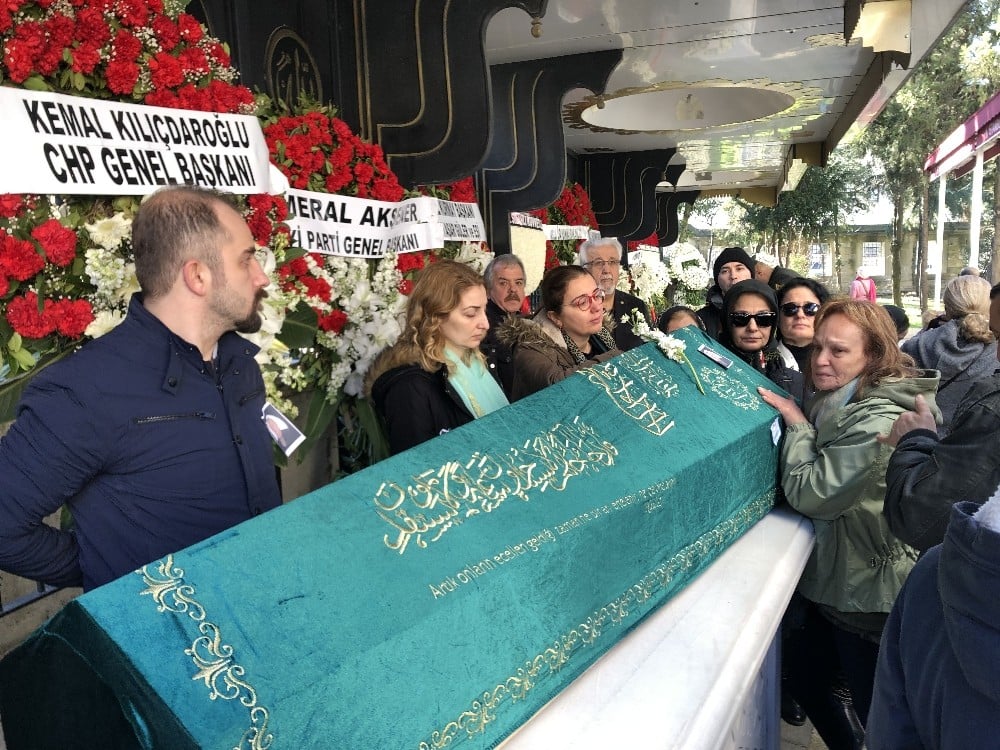 Yeşilcam’ın Ömercik’i son yolculuğuna uğurlandı 