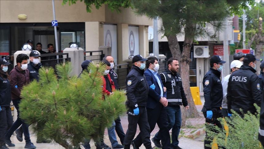 Yeşilova Belediye Başkanı ve eşine yönelik silahlı saldırıya ilişkin gözaltına alınan 11 kişi adliyeye sevk edildi