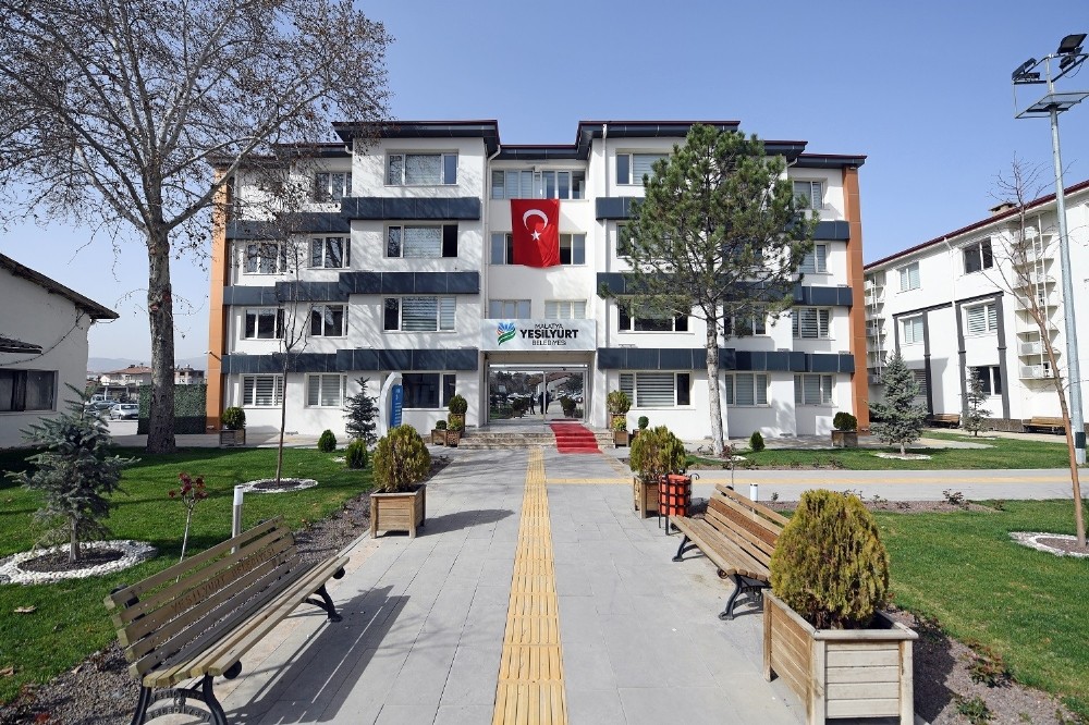 Yeşilyurt Belediyesi’nde makam araçları toplatıldı 